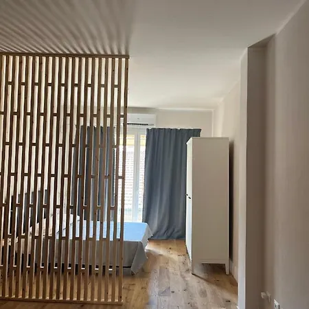 Teodora Blue Rávena